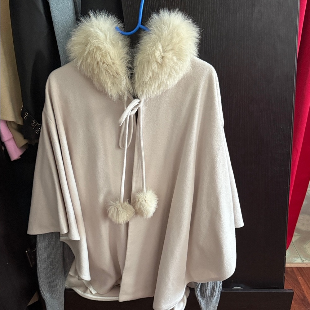 Elegant Cream Poncho with Faux Fur Trim